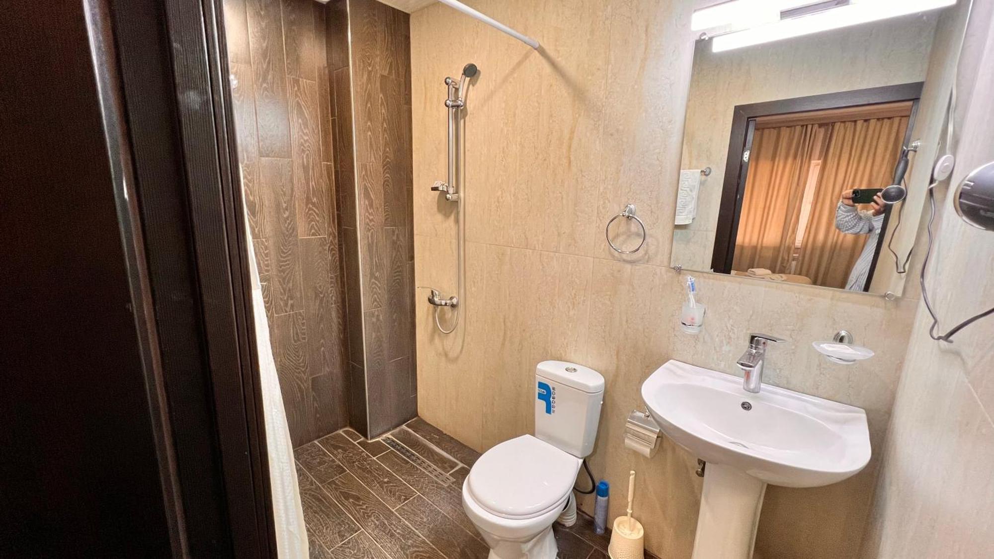 يريفان Elross Hotel المظهر الخارجي الصورة
